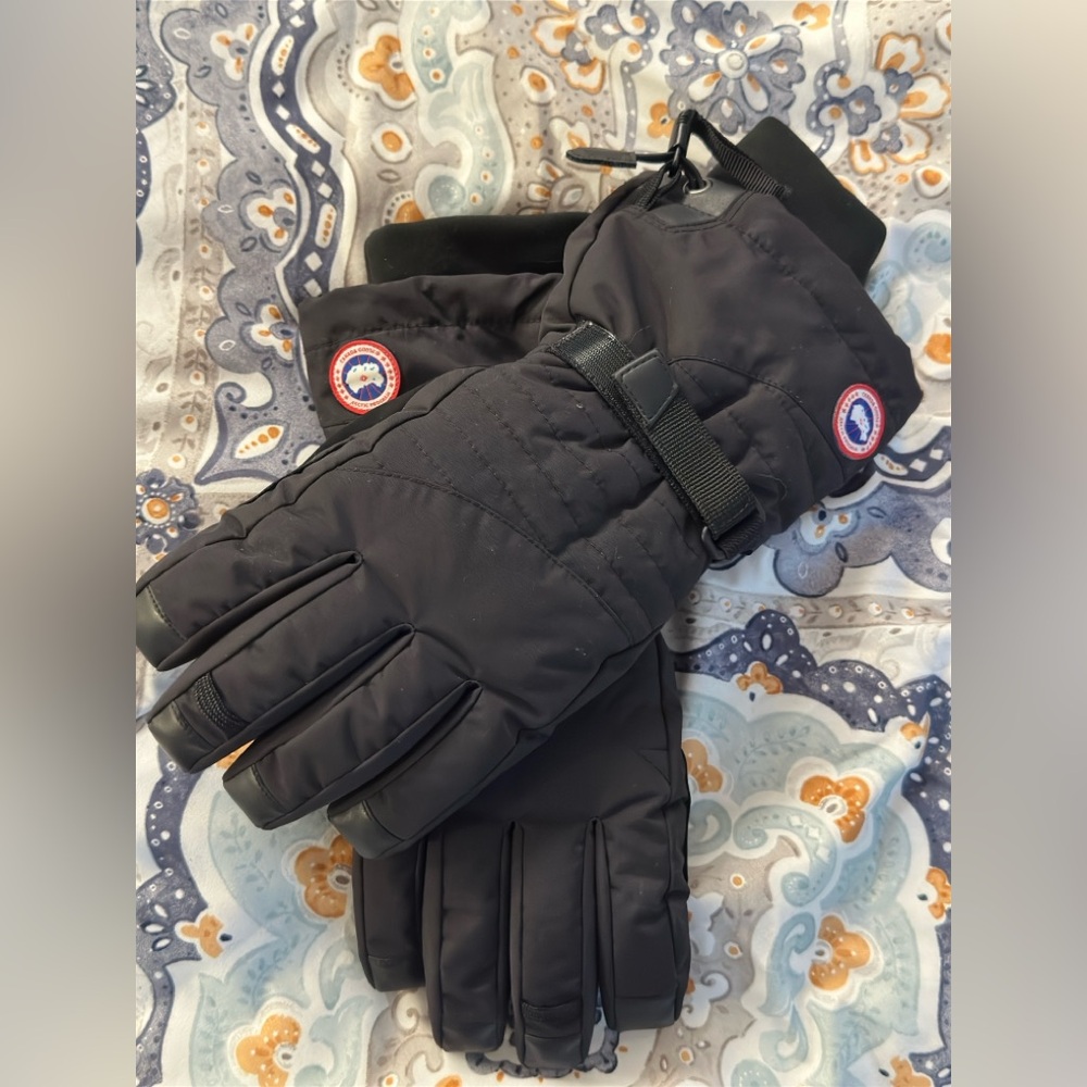 Canada Goose Artic gloves